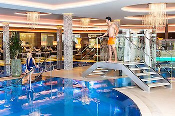 Erstes 5-Sterne Hotel im Bayerischen Wald ausgezeichnet